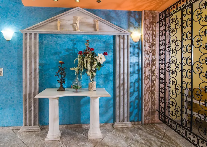 Cheap hotel: Oasis Studios