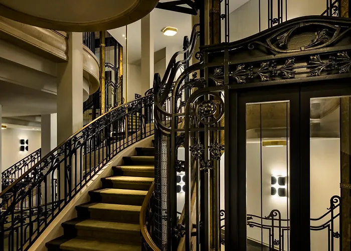 Luxury hotel only: Kimpton - St Honore Paris By Ihg