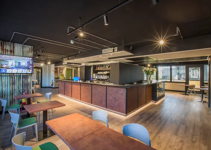 Hotel with Tennis: Mercure Roma Cinecitta