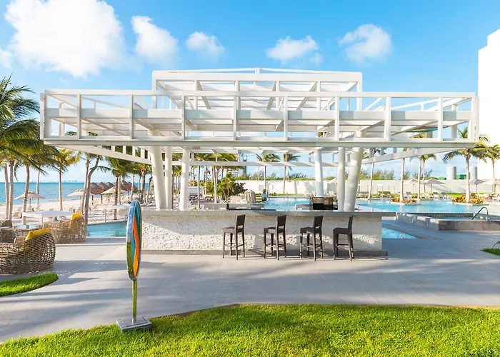 Luxury hotel only: Garza Blanca Resort & Spa Cancun