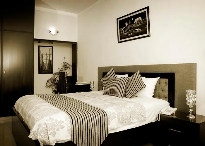 Royal Elegance Hotel