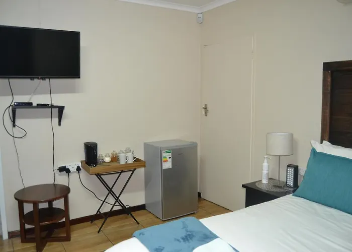 Guest house: Green Grove Villa