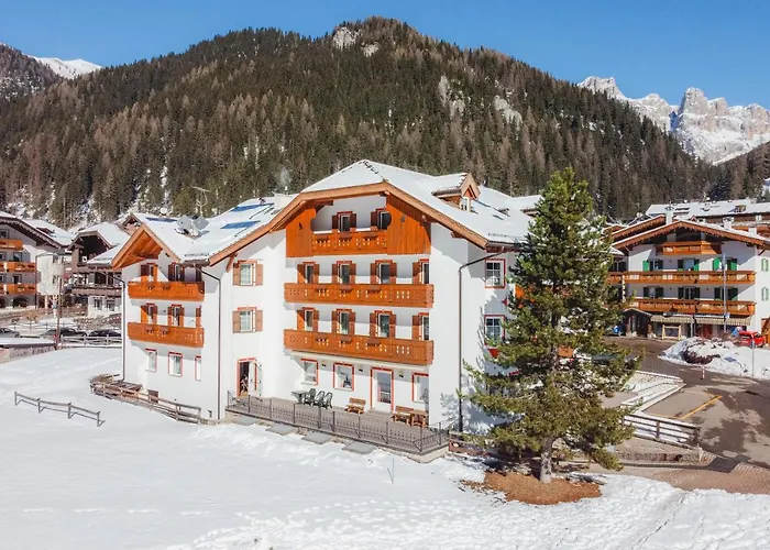  Albergo Canazei