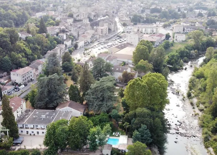 Logis Les Cedres
