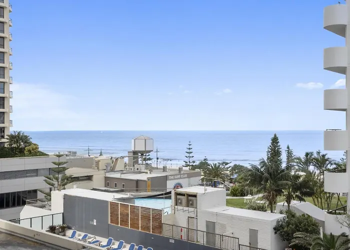 Hotel near College: Surfers Paradise Ocean View Apartment