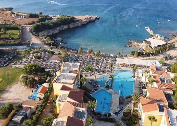 Resort: Malama Beach Holiday Village