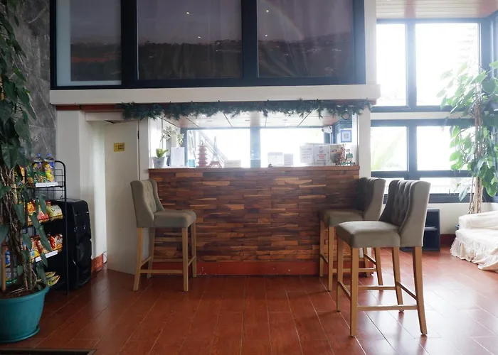 Central hotel: Sunset View Ridge Residences