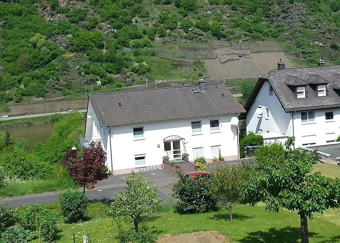 Hotel dichtbij College: Haus Flora - Ferienwohnungen