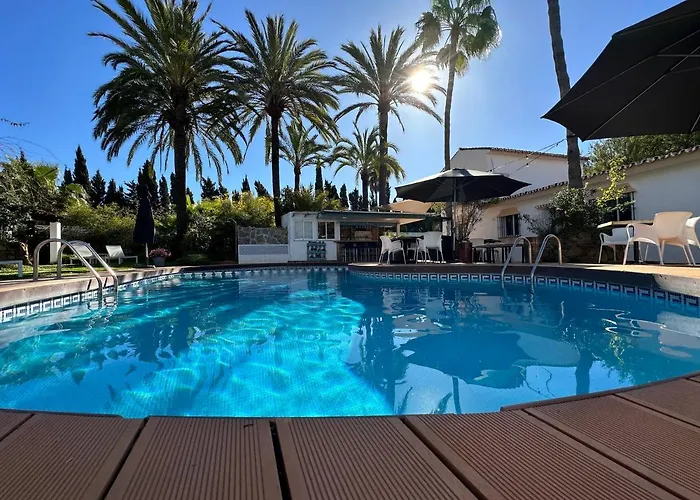 Hotel cerca del colegio: Banus Lodge