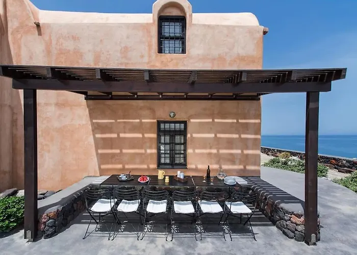 La villa: Ramni House: Private Villa With Pool By The Sea