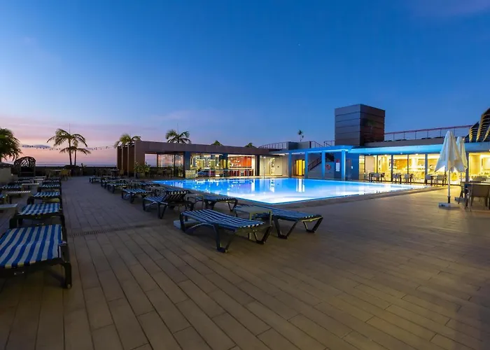 Resort: The Views Monumental