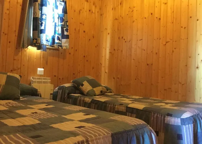 Hotel cerca del colegio: Casitas Cinco Castaños