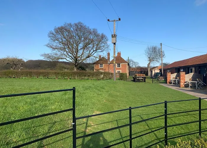 Private Villa: Plumptons Farm Holiday Lodges