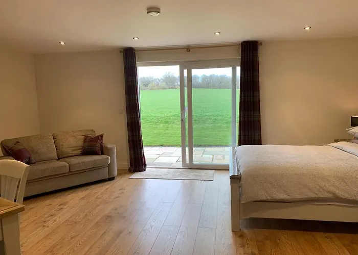 Private Villa: Plumptons Farm Holiday Lodges