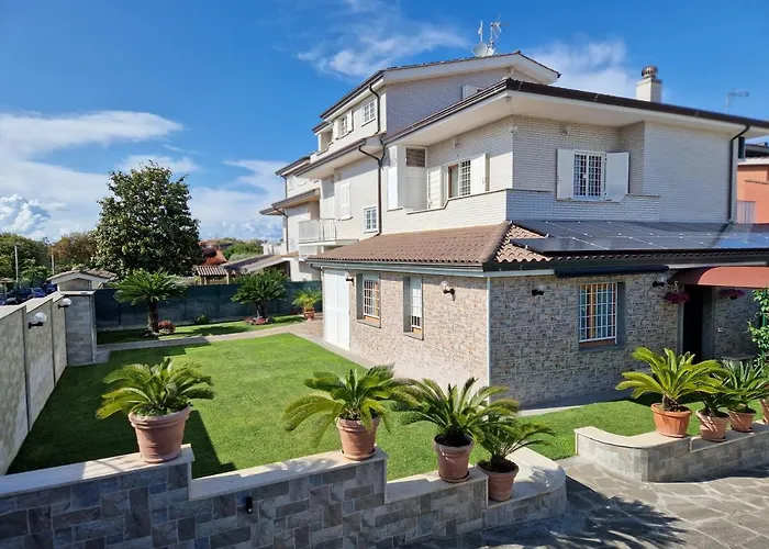  Castelbarco House