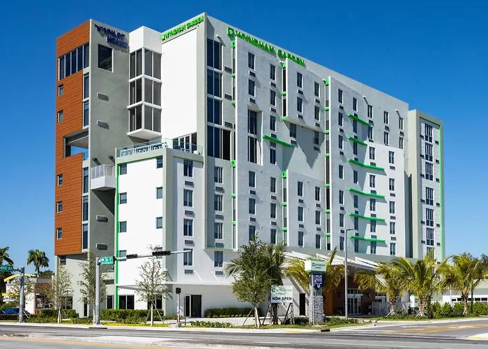 Hotels with a view Wyndham Garden Miami International Airport