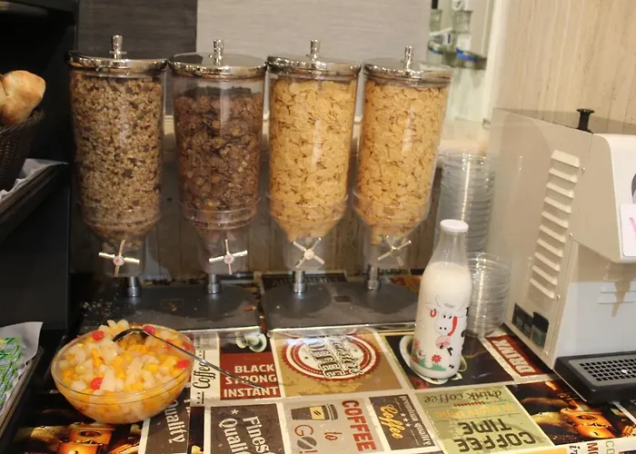 Hotel 3 stelle: Hotel Pyramid