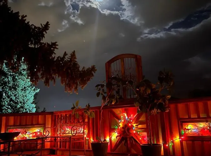 B&B only: Mystic Portal 420 Guesthouse