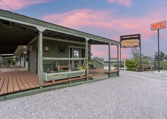 Motel: Sagebrush Inn