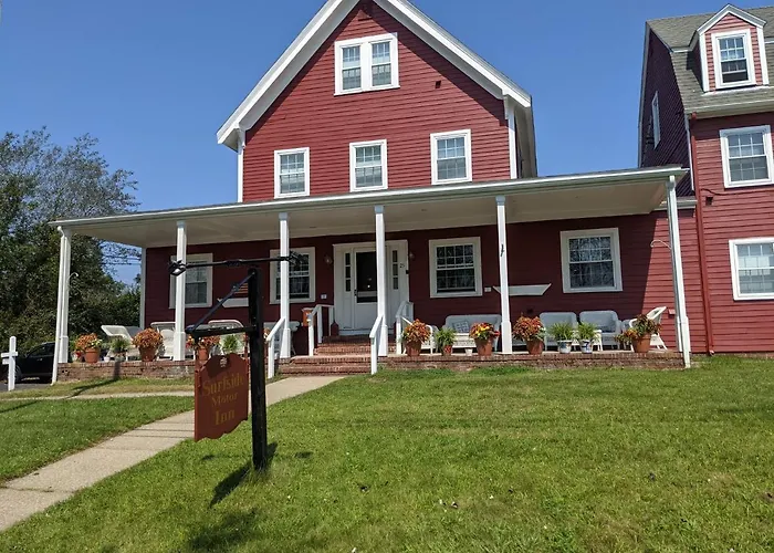 Cheap hotel: Surfside Inn Chatham