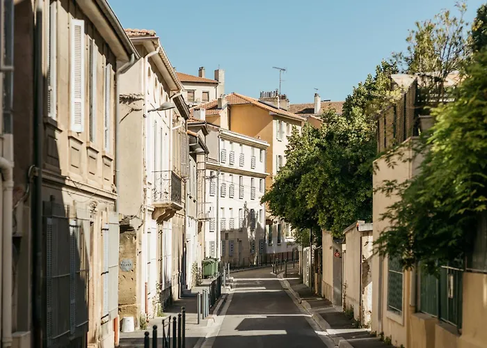 Cézanne Boutique-