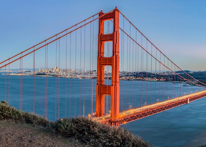 Hotel with pool: Holiday Inn San Francisco - Golden Gateway Newly Renovated With No Resort Fee