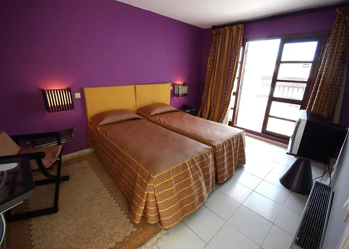 Romantic hotels El Pueblo Tamlelt