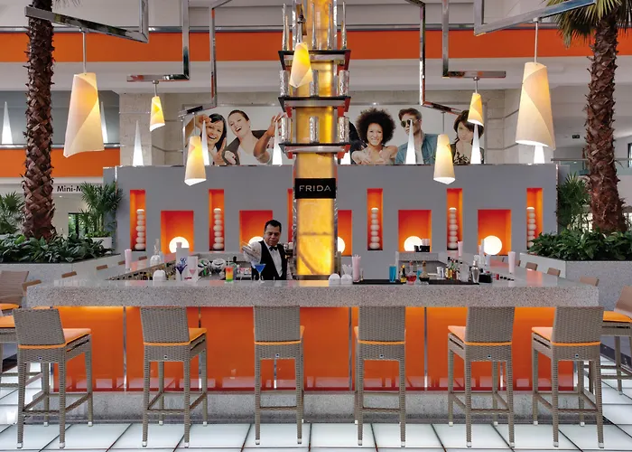 Pet Friendly hotel: Hotel Riu Caribe