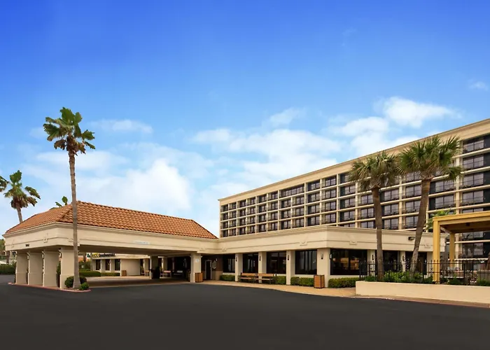 Holiday Inn - On The Beach By Ihg