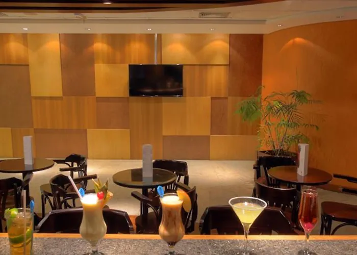 Hotel with pool: Bristol Brasil 500 Curitiba Batel