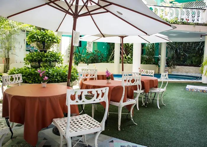 Central hotel: Maya Del Mar On Fifth Avenue