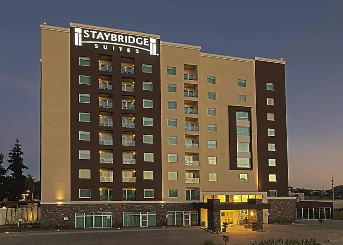 Hotel with Tennis: Staybridge Suites Puebla By Ihg