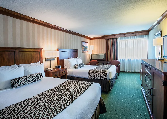 Luxury hotel only: Crowne Plaza Lake Placid By Ihg