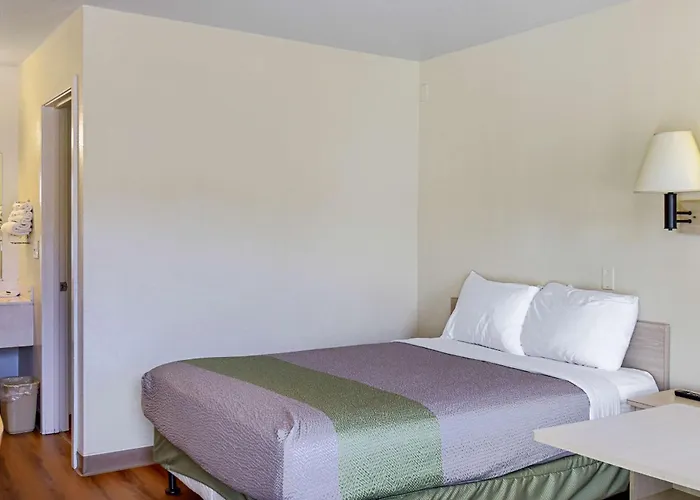 Hotels with pool Motel 6-South Lake Tahoe, Ca