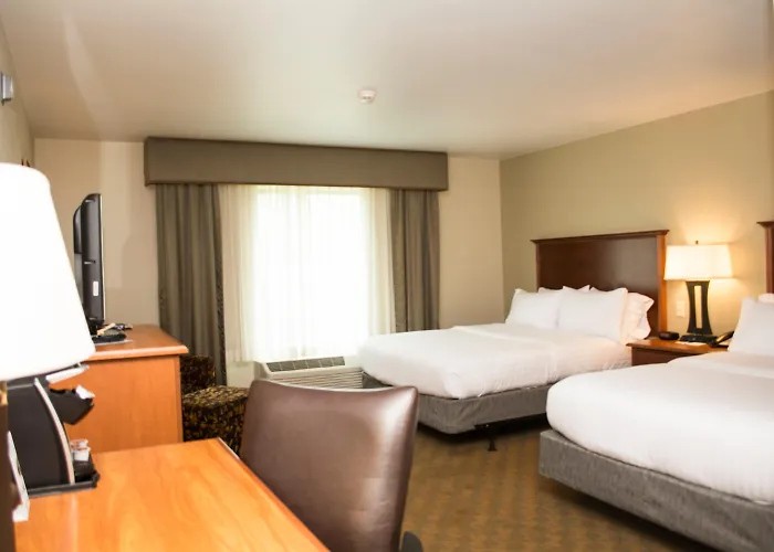 Airport Hotel: Holiday Inn Express & Suites - Mason City By Ihg