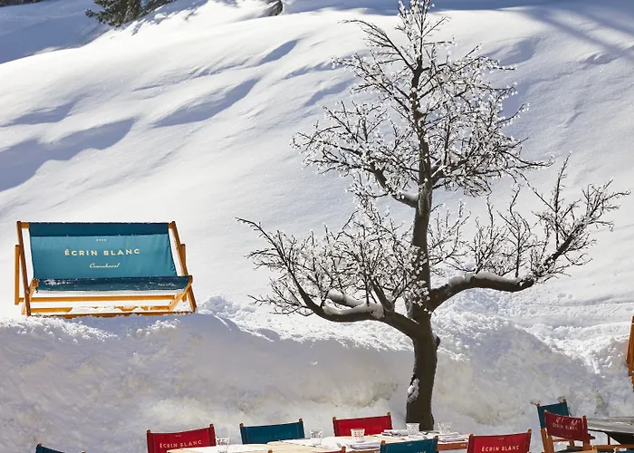 Hotel with pool: Ecrin Blanc Resort Courchevel - Aquapark