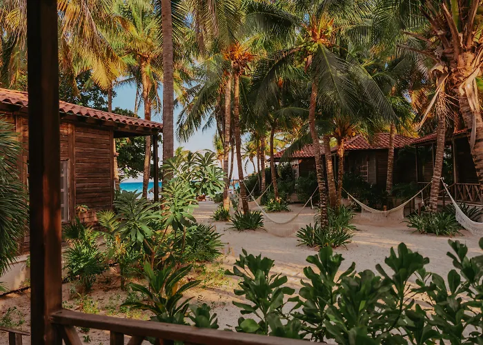 4 star hotel: Petit Lafitte Beach Front Hotel & Bungalows