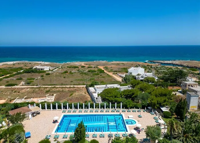Hotel con piscina: Hotel Scoglio Degli Achei