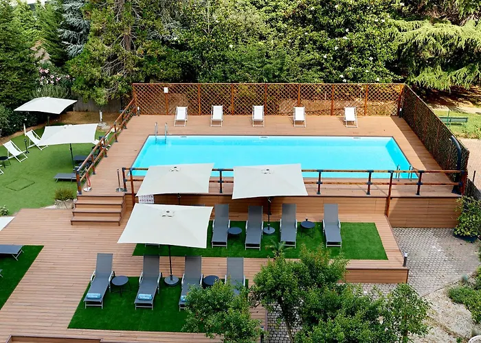 Luxury hotel only: Occidental Aurelia