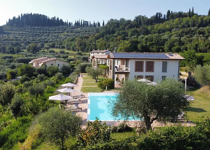 Hotel with pool: Casa Olivi Apartments