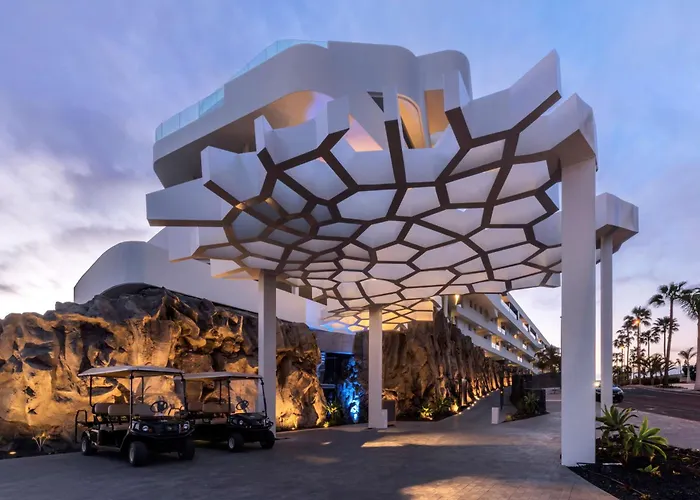 Centraal gelegen hotel: Royal Hideaway Corales Suites (Adults Only)