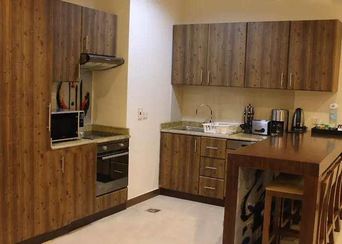 Luxury hotel only: Noon Hotel Apartments