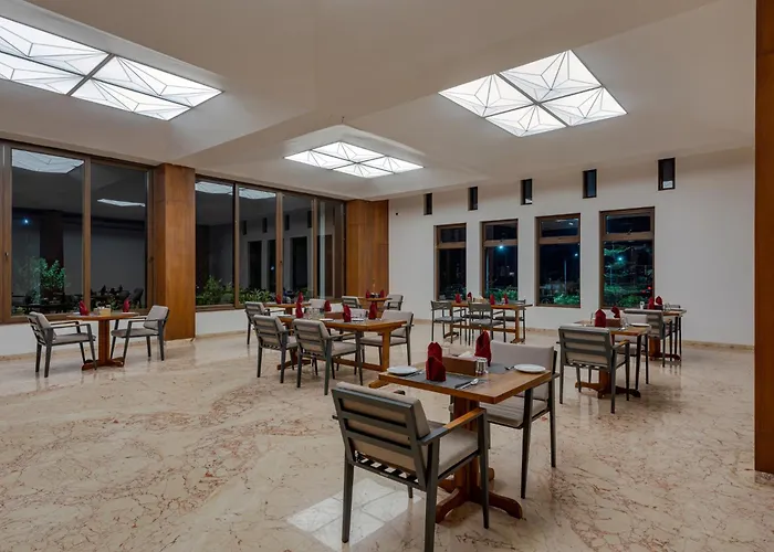 Design hotel Highland Club With Swimming Pool-Gym