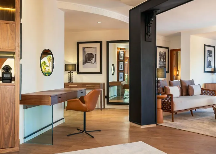 Hotel casino: Le Meridien N'Fis