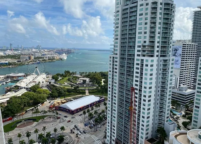 Pet Friendly hotel: Downtown Miami Suites