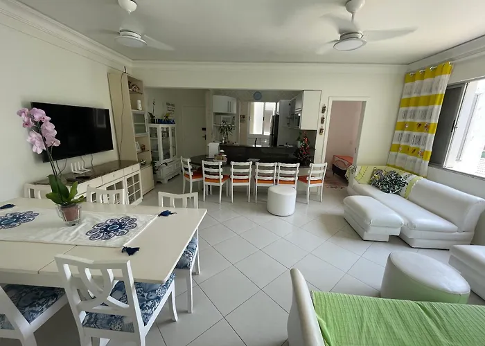Apartamento: Apartamento Maré Mansa a 30 metros da praia Mansa em Caiobá com Wifi