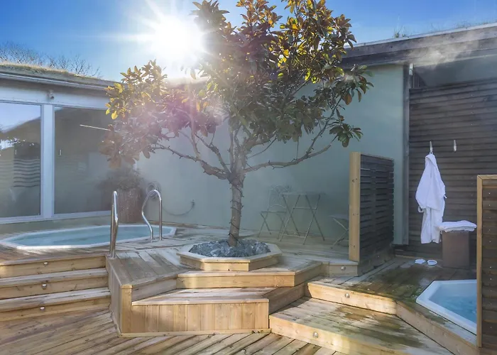 Hoteles con Jacuzzi l Och Restaurang Hovs Hallar