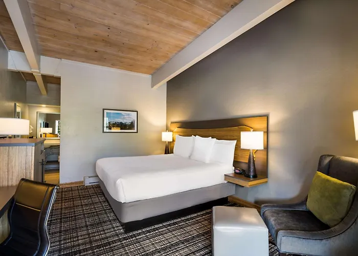 Hotel near College: Best Western Antlers At Glenwood Springs
