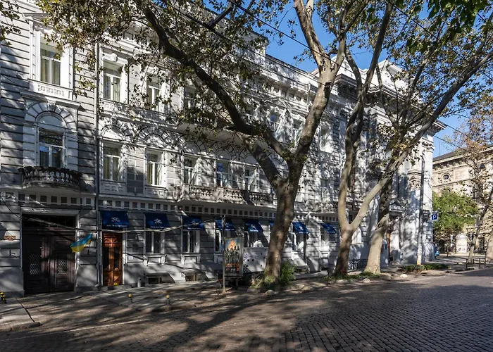 Metro Apartments