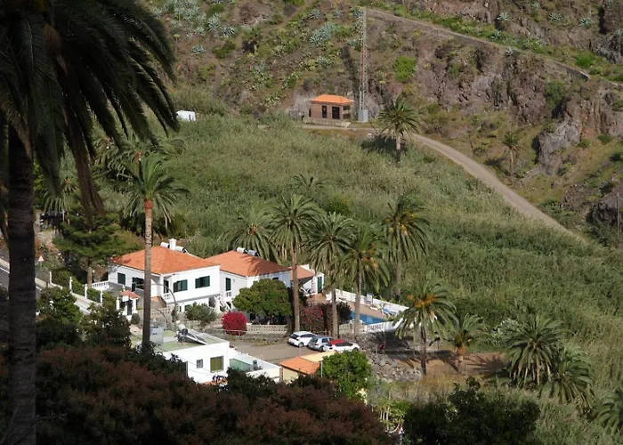 Hotel cerca del colegio: Apartamentos Nelly